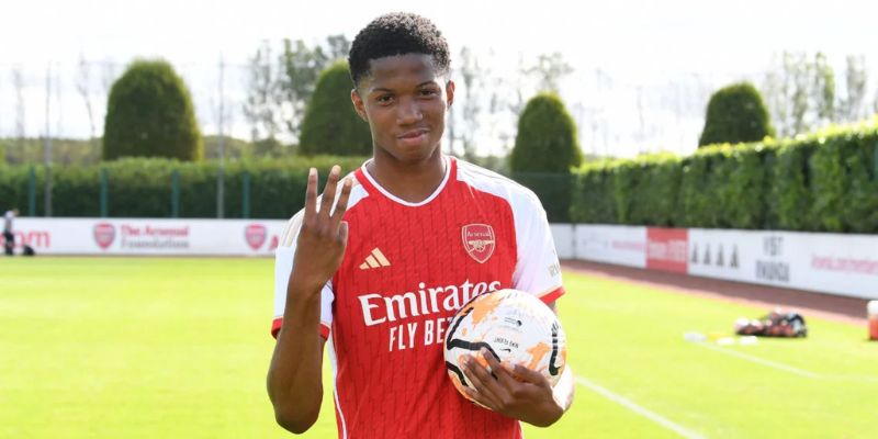 Chuyển Nhượng Arsenal 20/7: “Thầy Huấn” Ra Đi?  3 Chido Obi-Martin đang được nhiều CLB lớn như Bayern Munich, Man Utd quan tâm